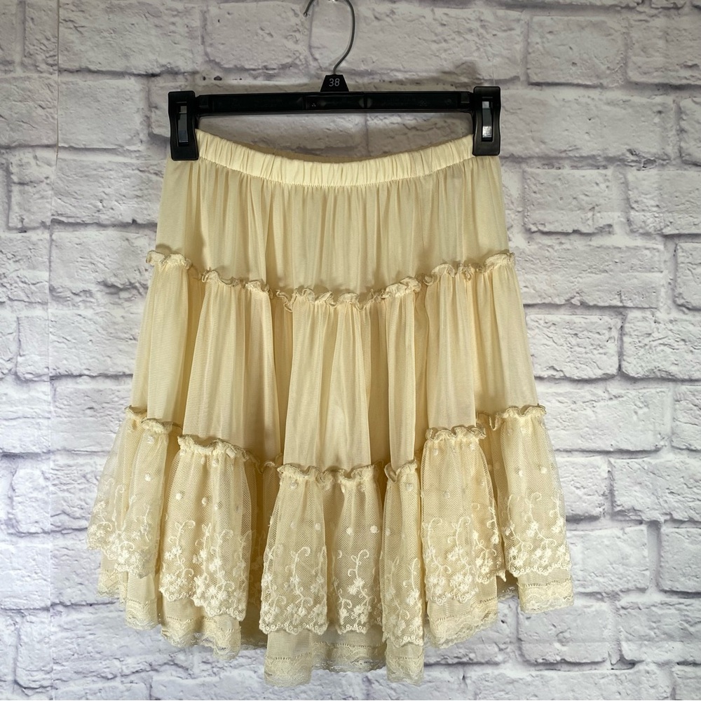 Banana Tiered Ivory Mini Skirt Size Small